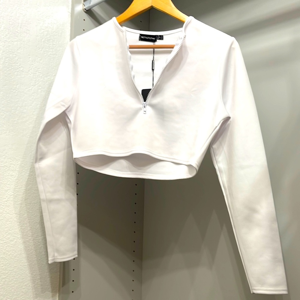 NWT Pretty Little Thing Crop